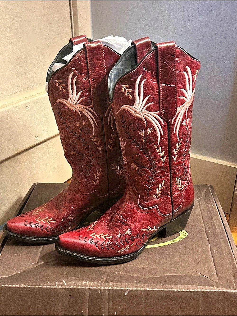 Ariat Women's Embroidered Western Boots Red US 9.5 B